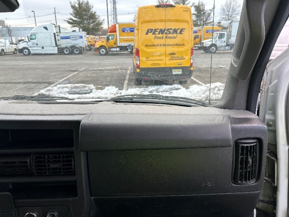 Light Duty Box Truck-Light and Medium Duty Trucks-GMC-2021-Savana G33903-South Plainfield-NJ-101,584\n\t\tmiles-$ 28,500 - Image 21