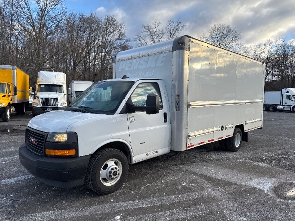 Light Duty Box Truck-Light and Medium Duty Trucks-GMC-2021-Savana G33903-South Plainfield-NJ-90,016\n\t\tmiles-$ 29,750 - Image 3