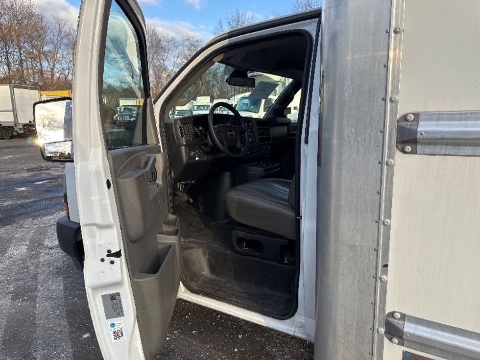 Light Duty Box Truck-Light and Medium Duty Trucks-GMC-2021-Savana G33903-South Plainfield-NJ-90,016\n\t\tmiles-$ 29,750 - Image 16