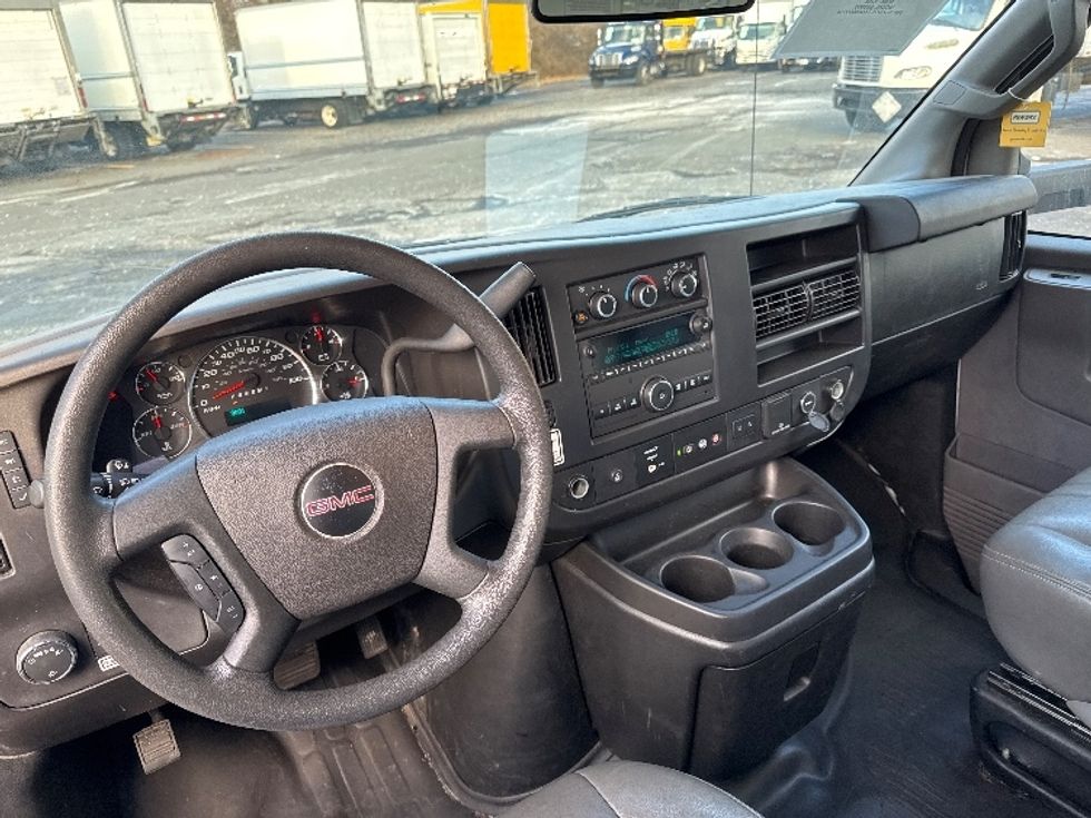 Light Duty Box Truck-Light and Medium Duty Trucks-GMC-2021-Savana G33903-South Plainfield-NJ-90,016\n\t\tmiles-$ 29,750 - Image 18