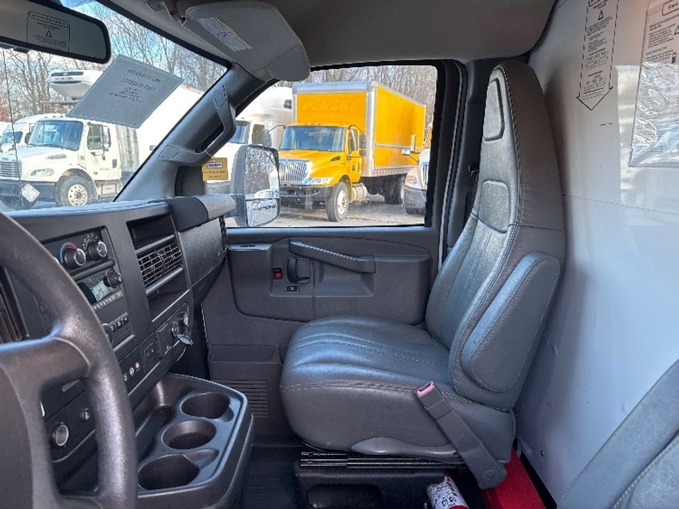 Light Duty Box Truck-Light and Medium Duty Trucks-GMC-2021-Savana G33903-South Plainfield-NJ-90,016\n\t\tmiles-$ 29,750 - Image 19