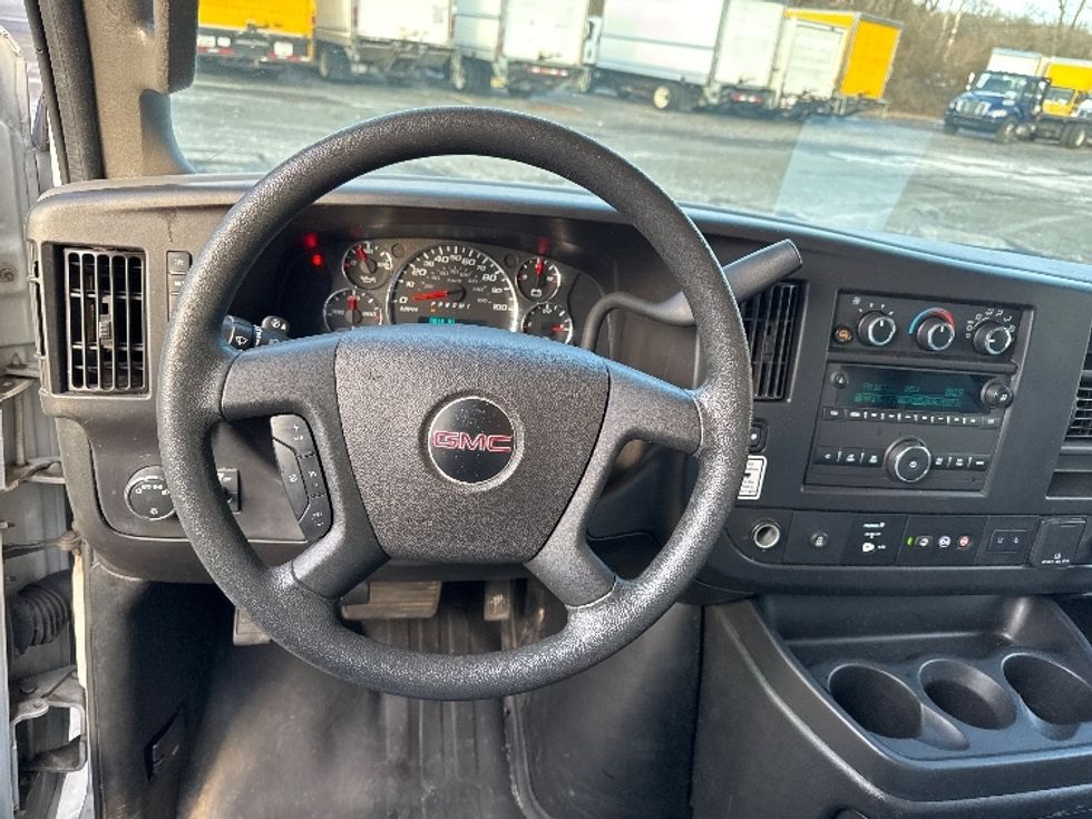 Light Duty Box Truck-Light and Medium Duty Trucks-GMC-2021-Savana G33903-South Plainfield-NJ-90,016\n\t\tmiles-$ 29,750 - Image 17