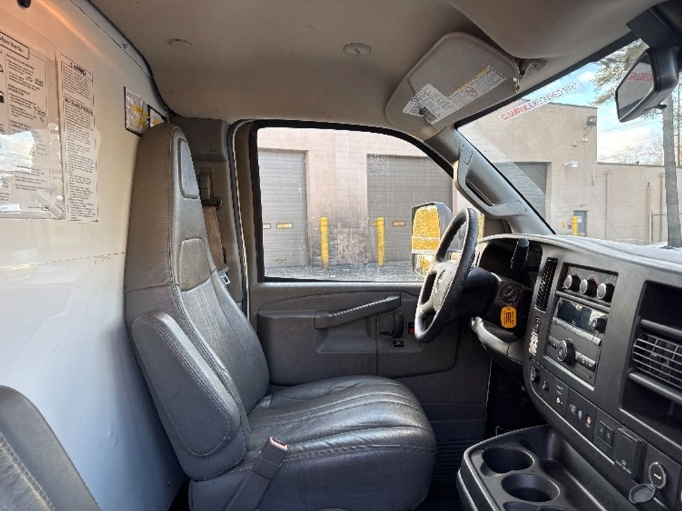 Light Duty Box Truck-Light and Medium Duty Trucks-GMC-2021-Savana G33903-South Plainfield-NJ-90,016\n\t\tmiles-$ 29,750 - Image 22