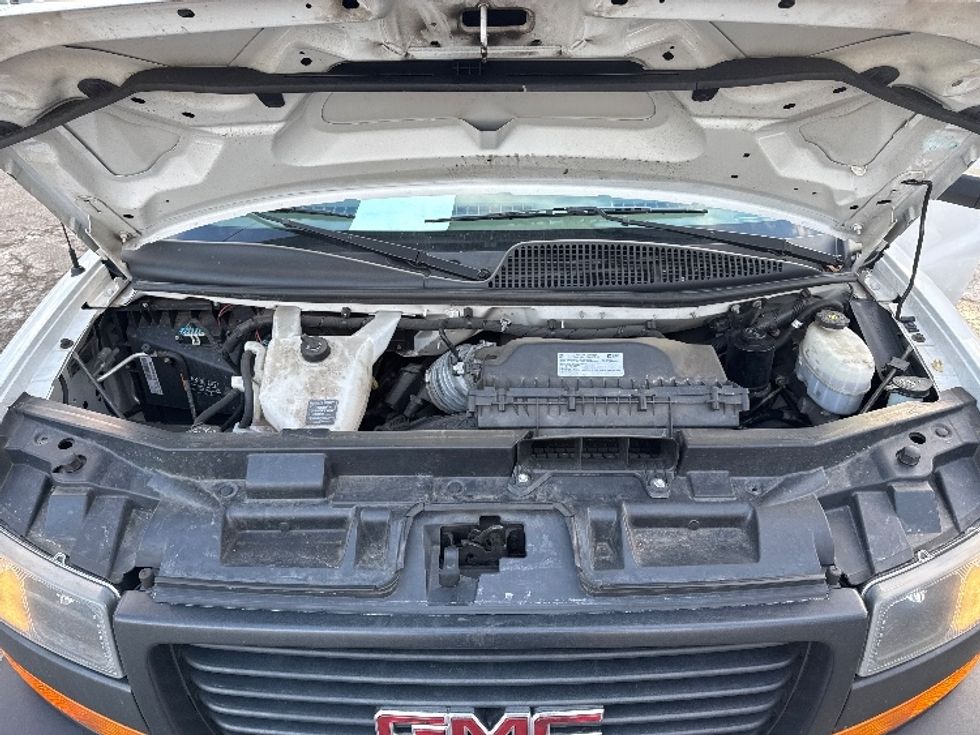 Light Duty Box Truck-Light and Medium Duty Trucks-GMC-2021-Savana G33903-South Plainfield-NJ-90,016\n\t\tmiles-$ 29,750 - Image 25