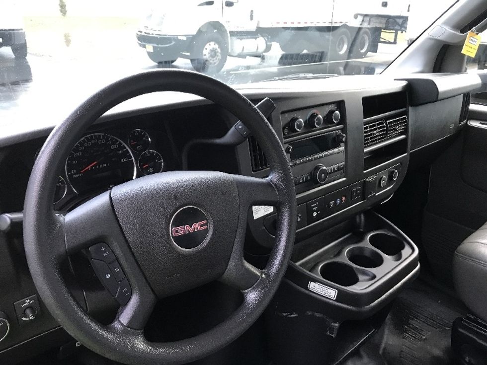 Light Duty Box Truck-Light and Medium Duty Trucks-GMC-2021-Savana G33903-South Plainfield-NJ-90,664\n\t\tmiles-$ 30,000 - Image 18