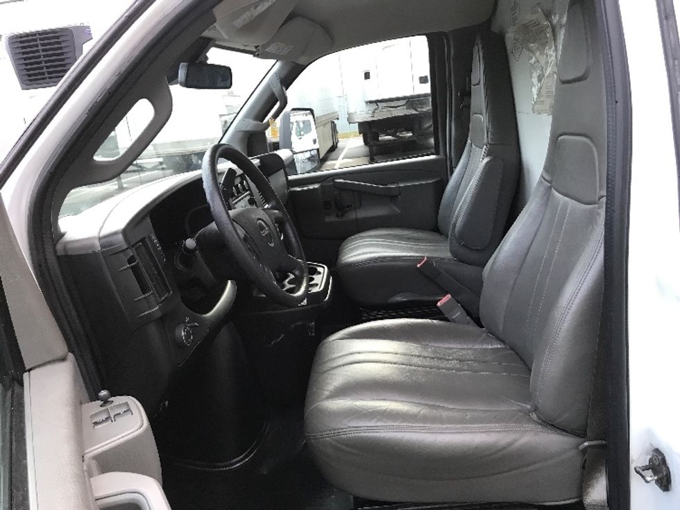 Light Duty Box Truck-Light and Medium Duty Trucks-GMC-2021-Savana G33903-South Plainfield-NJ-90,664\n\t\tmiles-$ 30,000 - Image 19