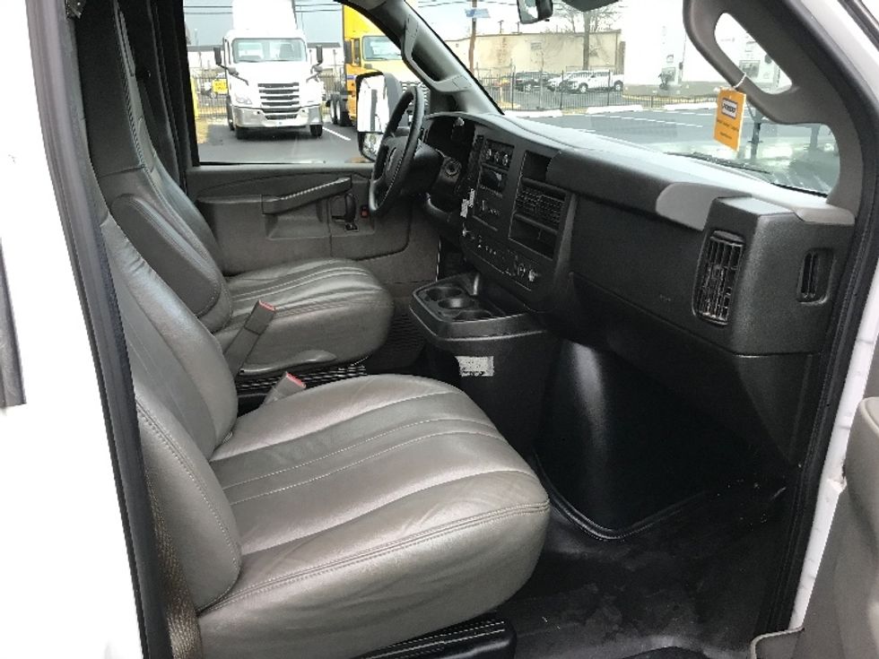 Light Duty Box Truck-Light and Medium Duty Trucks-GMC-2021-Savana G33903-South Plainfield-NJ-90,664\n\t\tmiles-$ 30,000 - Image 22