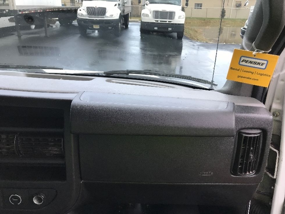 Light Duty Box Truck-Light and Medium Duty Trucks-GMC-2021-Savana G33903-South Plainfield-NJ-90,664\n\t\tmiles-$ 30,000 - Image 21