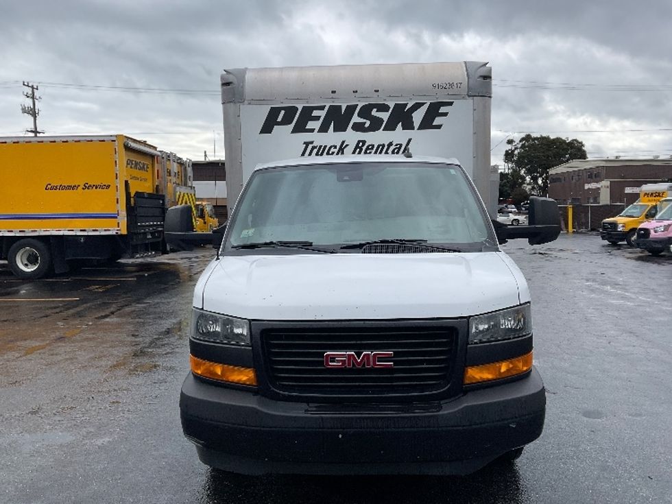 Light Duty Box Truck-Light and Medium Duty Trucks-GMC-2021-Savana G33903-South San Francisco-CA-86,378\n\t\tmiles-$ 32,750 - Image 2