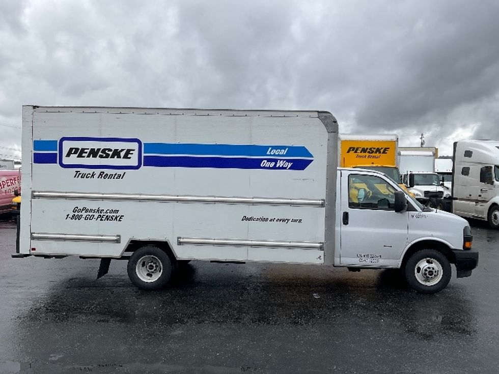 Light Duty Box Truck-Light and Medium Duty Trucks-GMC-2021-Savana G33903-South San Francisco-CA-86,378\n\t\tmiles-$ 32,750 - Image 15