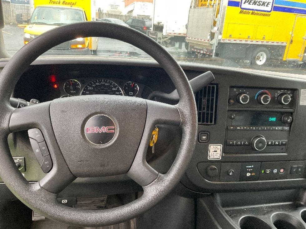 Light Duty Box Truck-Light and Medium Duty Trucks-GMC-2021-Savana G33903-South San Francisco-CA-86,378\n\t\tmiles-$ 32,750 - Image 18