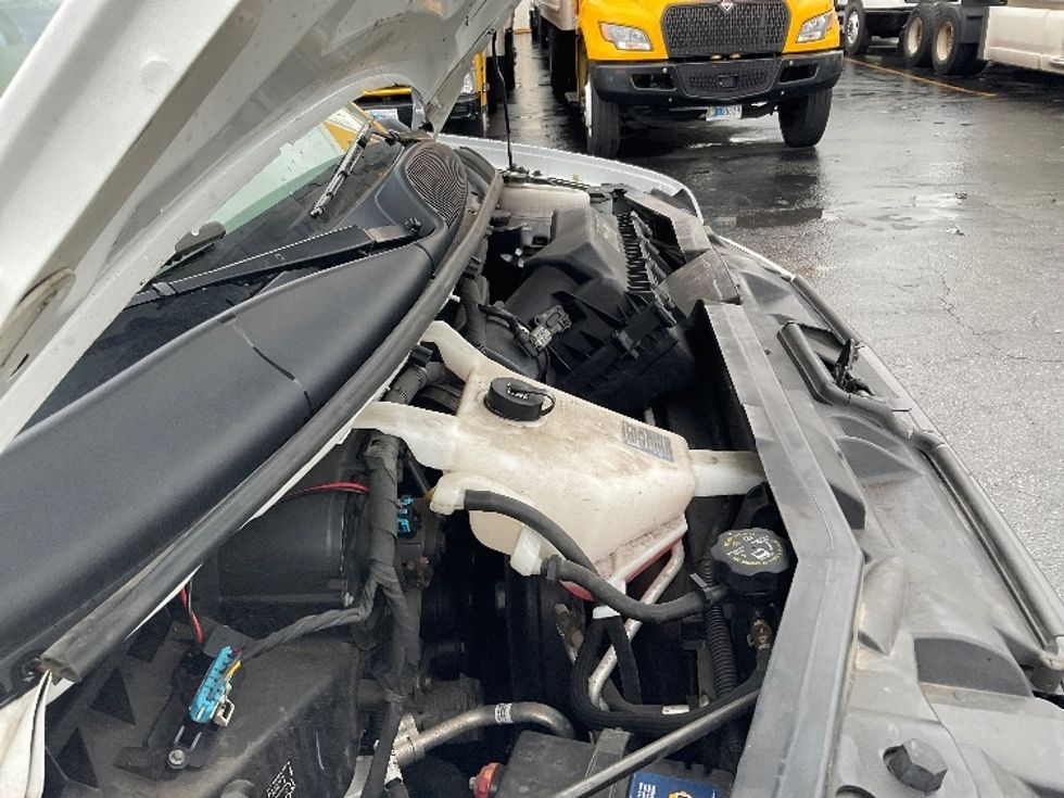 Light Duty Box Truck-Light and Medium Duty Trucks-GMC-2021-Savana G33903-South San Francisco-CA-86,378\n\t\tmiles-$ 32,750 - Image 23