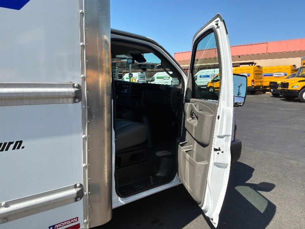 Light Duty Box Truck-Light and Medium Duty Trucks-GMC-2021-Savana G33903-South San Francisco-CA-88,266\n\t\tmiles-$ 30,250 - Image 20