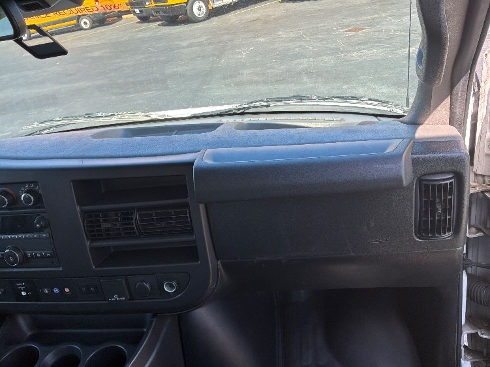 Light Duty Box Truck-Light and Medium Duty Trucks-GMC-2021-Savana G33903-South San Francisco-CA-88,266\n\t\tmiles-$ 30,250 - Image 21