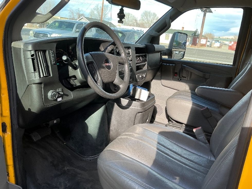 Light Duty Box Truck-Light and Medium Duty Trucks-GMC-2021-Savana G33903-Sparks-NV-88,346\n\t\tmiles-$ 29,000 - Image 15