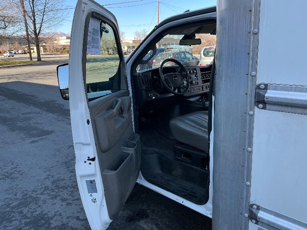 Light Duty Box Truck-Light and Medium Duty Trucks-GMC-2021-Savana G33903-Sparks-NV-99,385\n\t\tmiles-$ 31,250 - Image 15