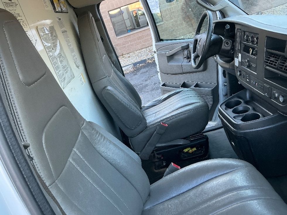 Light Duty Box Truck-Light and Medium Duty Trucks-GMC-2021-Savana G33903-Sparks-NV-99,385\n\t\tmiles-$ 31,250 - Image 21