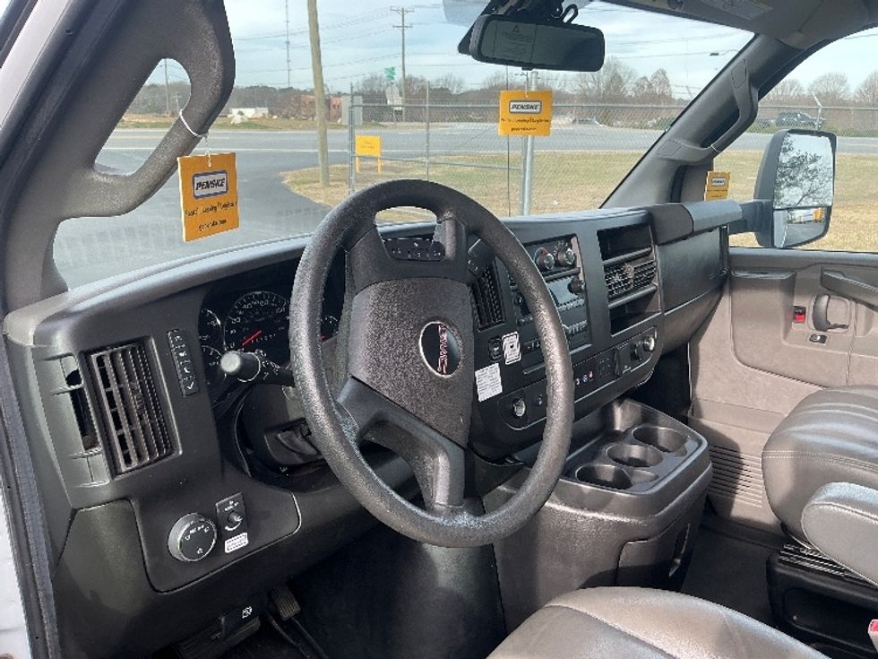 Light Duty Box Truck-Light and Medium Duty Trucks-GMC-2021-Savana G33903-Spartanburg-SC-92,322\n\t\tmiles-$ 32,250 - Image 16