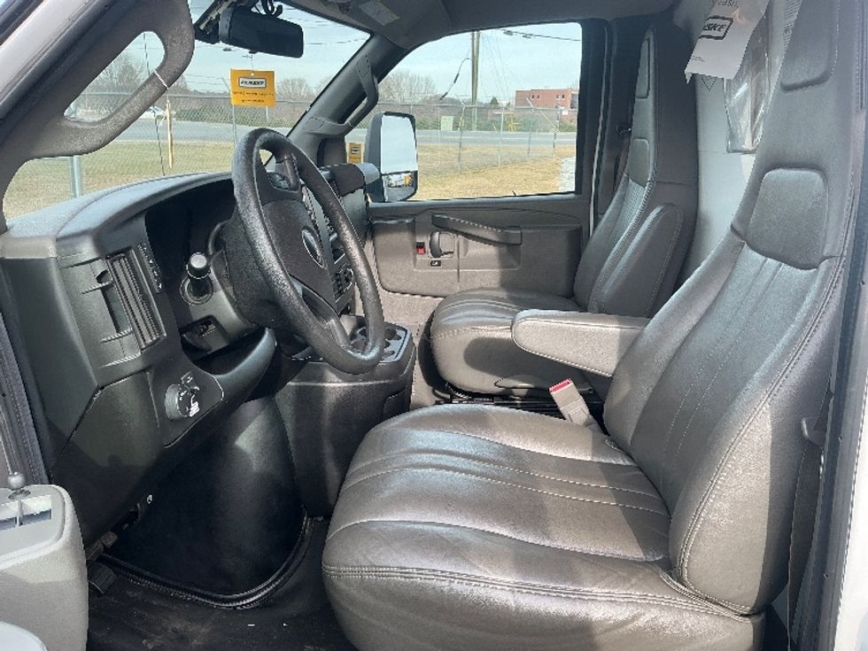 Light Duty Box Truck-Light and Medium Duty Trucks-GMC-2021-Savana G33903-Spartanburg-SC-92,322\n\t\tmiles-$ 32,250 - Image 18