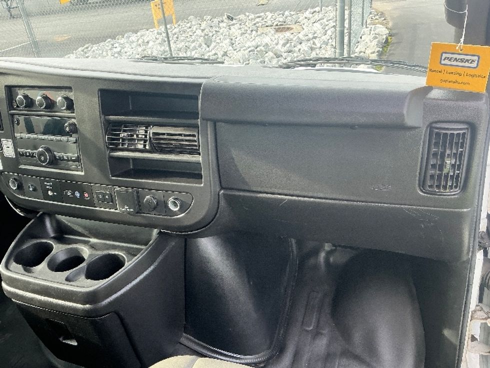 Light Duty Box Truck-Light and Medium Duty Trucks-GMC-2021-Savana G33903-Spartanburg-SC-92,322\n\t\tmiles-$ 32,250 - Image 20