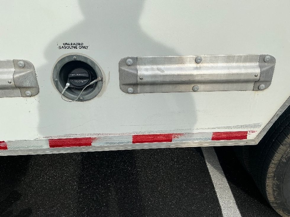 Light Duty Box Truck-Light and Medium Duty Trucks-GMC-2021-Savana G33903-Spartanburg-SC-92,322\n\t\tmiles-$ 32,250 - Image 24
