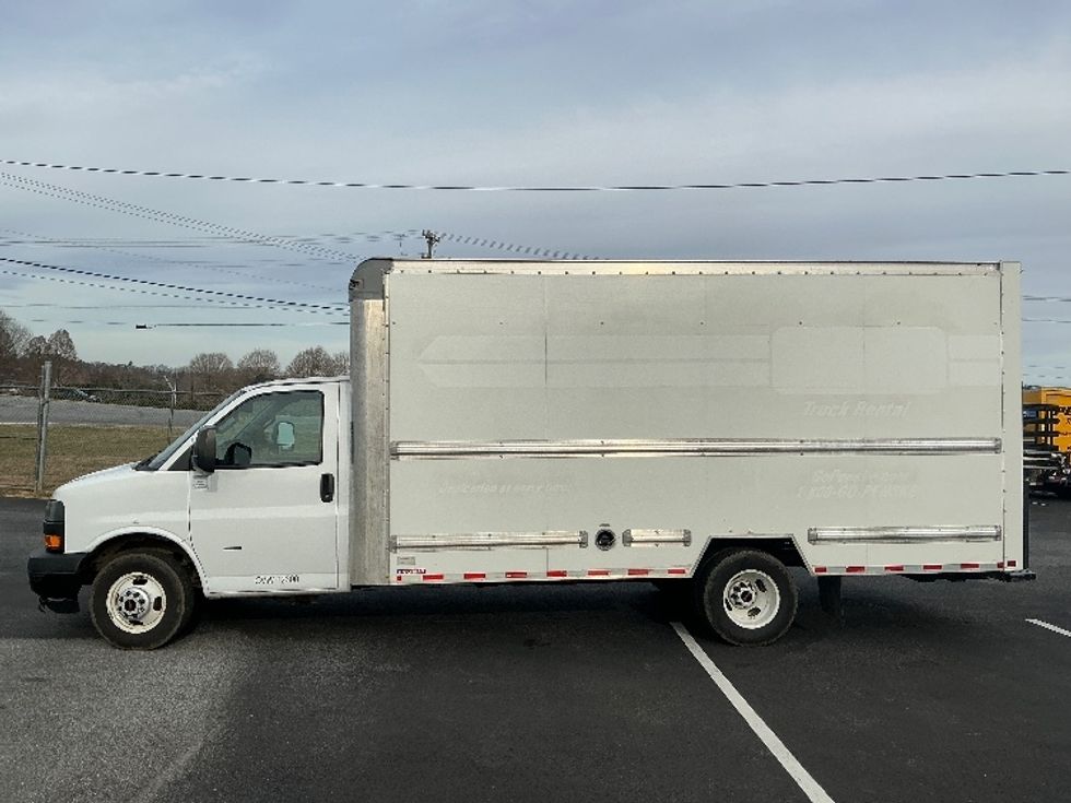 Light Duty Box Truck-Light and Medium Duty Trucks-GMC-2021-Savana G33903-Spartanburg-SC-92,322\n\t\tmiles-$ 32,250 - Image 4