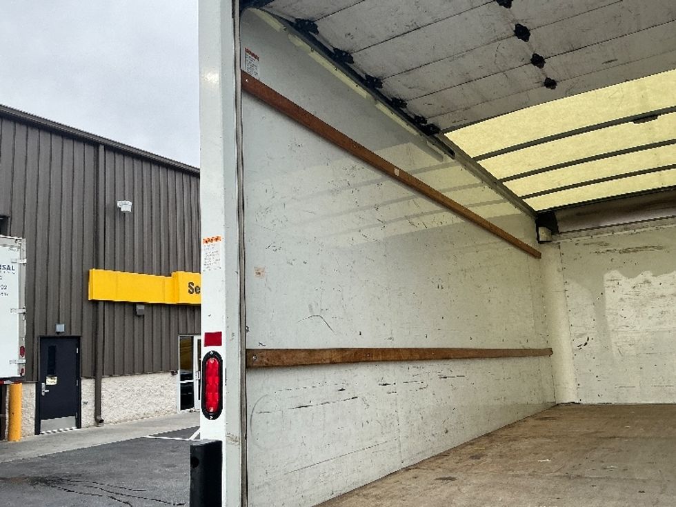 Light Duty Box Truck-Light and Medium Duty Trucks-GMC-2021-Savana G33903-Spartanburg-SC-93,800\n\t\tmiles-$ 32,000 - Image 10