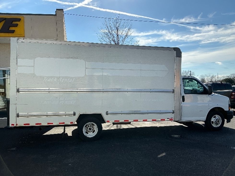 Light Duty Box Truck-Light and Medium Duty Trucks-GMC-2021-Savana G33903-Spartanburg-SC-93,800\n\t\tmiles-$ 32,000 - Image 14