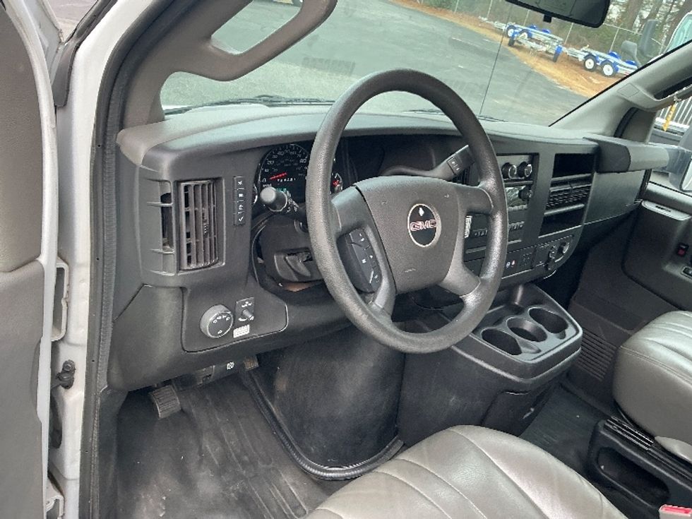 Light Duty Box Truck-Light and Medium Duty Trucks-GMC-2021-Savana G33903-Spartanburg-SC-93,800\n\t\tmiles-$ 32,000 - Image 16