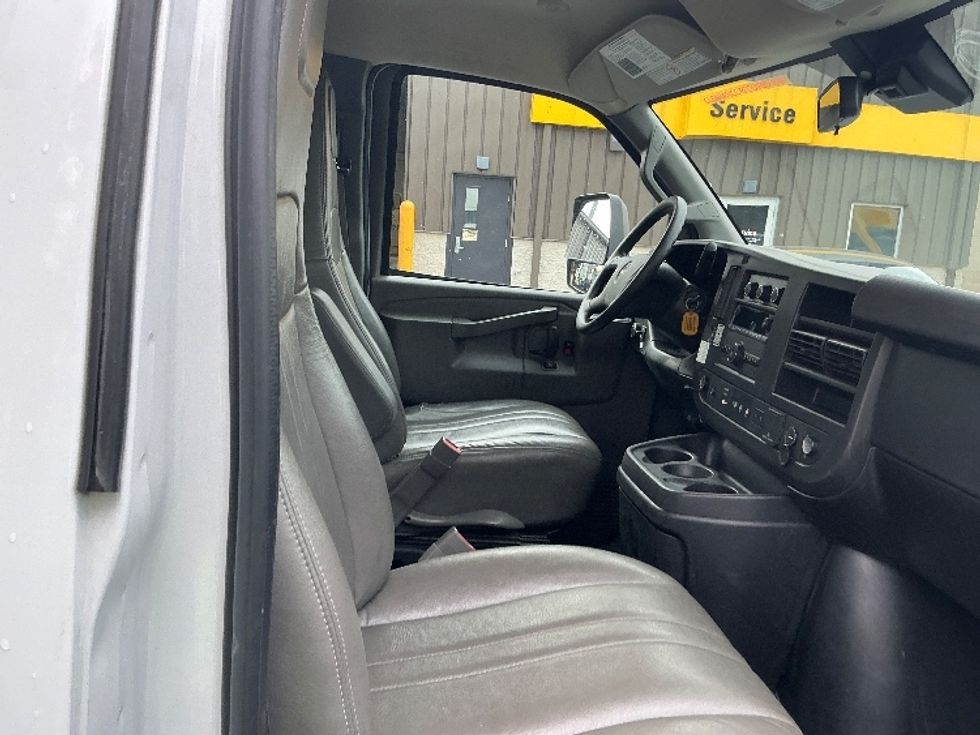 Light Duty Box Truck-Light and Medium Duty Trucks-GMC-2021-Savana G33903-Spartanburg-SC-93,800\n\t\tmiles-$ 32,000 - Image 21