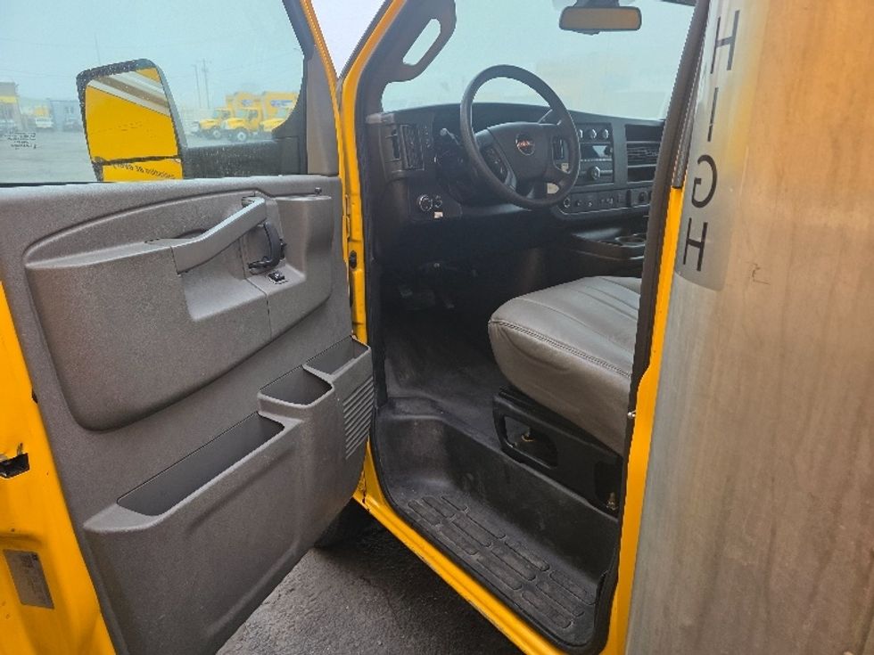 Light Duty Box Truck-Light and Medium Duty Trucks-GMC-2021-Savana G33903-Spokane Valley-WA-90,738\n\t\tmiles-$ 29,500 - Image 14
