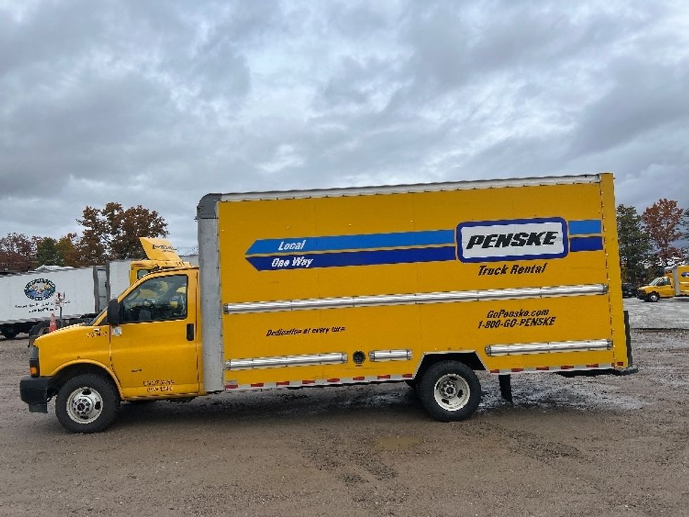 Light Duty Box Truck-Light and Medium Duty Trucks-GMC-2021-Savana G33903-Springfield-MA-105,628\n\t\tmiles-$ 24,750 - Image 4