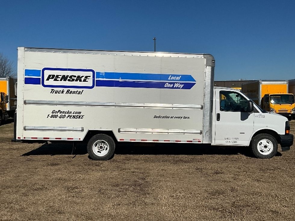 Light Duty Box Truck-Light and Medium Duty Trucks-GMC-2021-Savana G33903-Springfield-MO-100,450\n\t\tmiles-$ 29,000 - Image 13