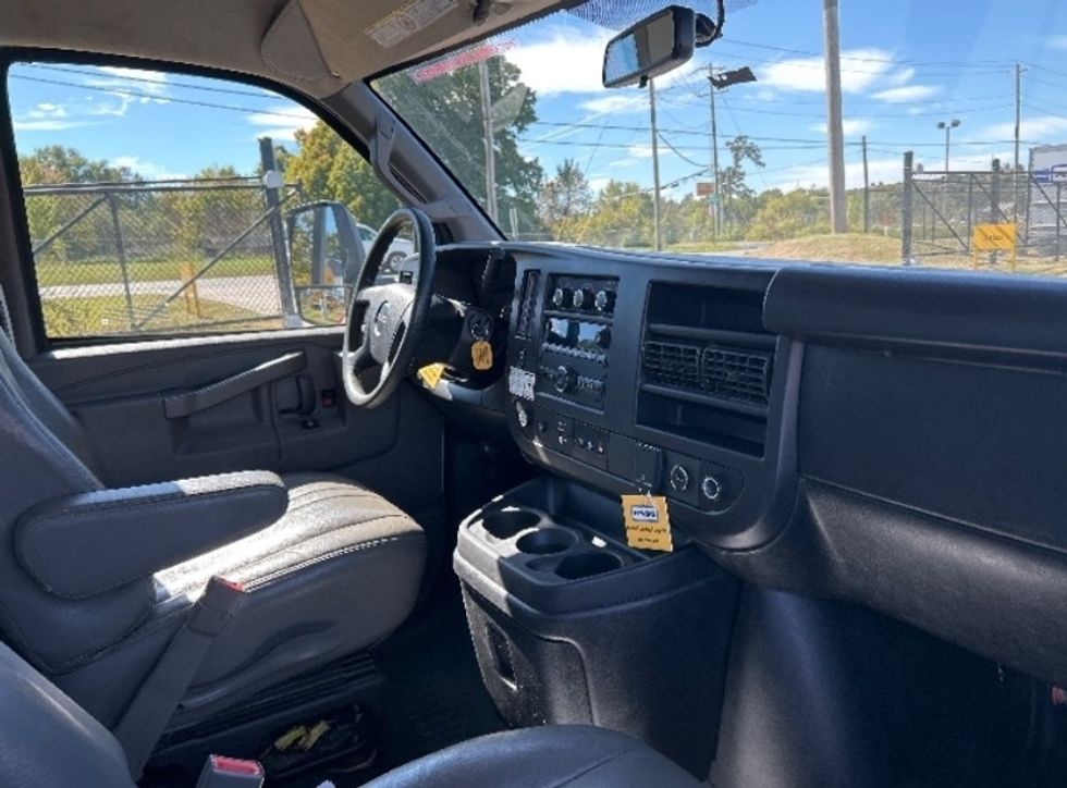 Light Duty Box Truck-Light and Medium Duty Trucks-GMC-2021-Savana G33903-Springfield-MO-100,450\n\t\tmiles-$ 29,000 - Image 20