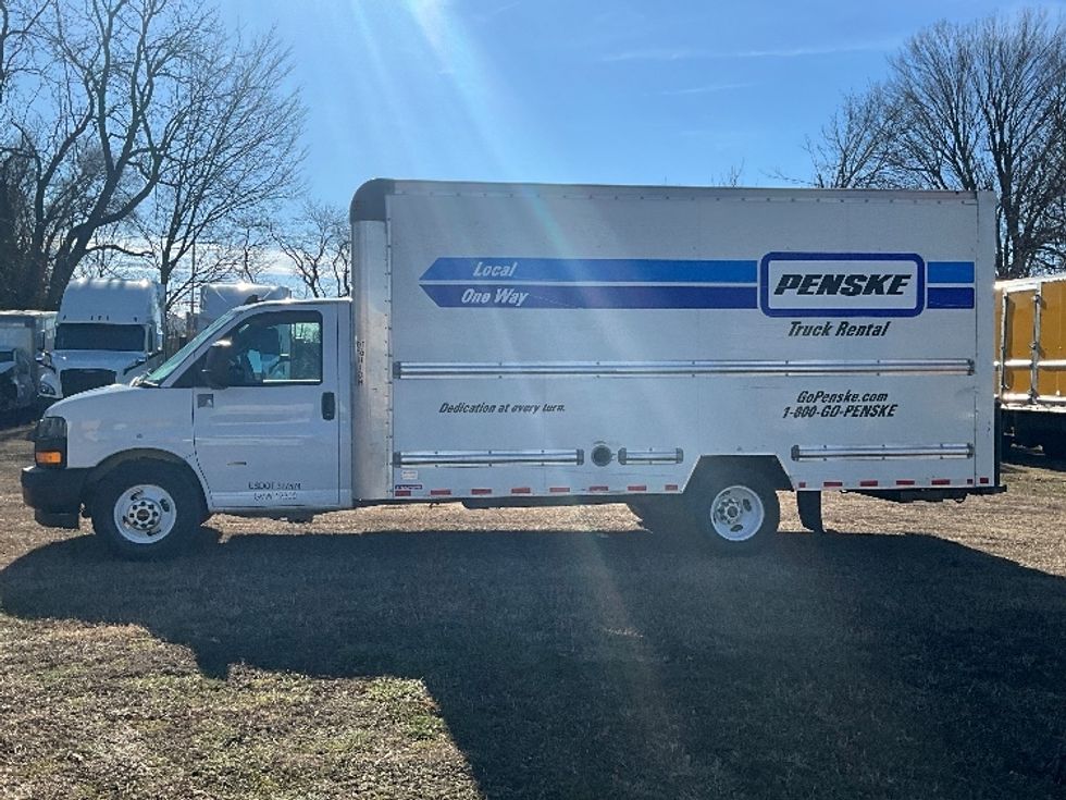 Light Duty Box Truck-Light and Medium Duty Trucks-GMC-2021-Savana G33903-Springfield-MO-100,450\n\t\tmiles-$ 29,000 - Image 4