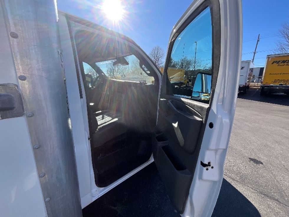 Light Duty Box Truck-Light and Medium Duty Trucks-GMC-2021-Savana G33903-Springfield-MO-104,310\n\t\tmiles-$ 28,500 - Image 18