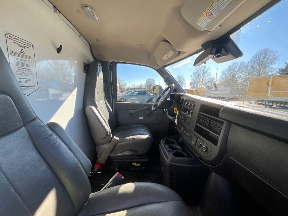 Light Duty Box Truck-Light and Medium Duty Trucks-GMC-2021-Savana G33903-Springfield-MO-104,310\n\t\tmiles-$ 28,500 - Image 20