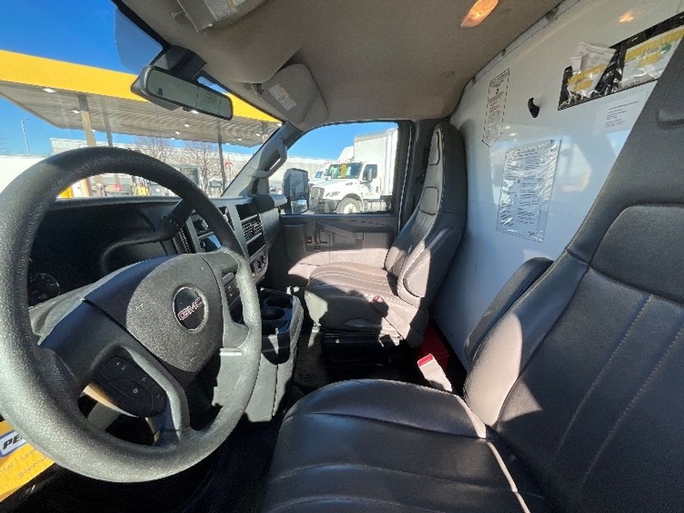 Light Duty Box Truck-Light and Medium Duty Trucks-GMC-2021-Savana G33903-Springfield-MO-119,594\n\t\tmiles-$ 27,000 - Image 16