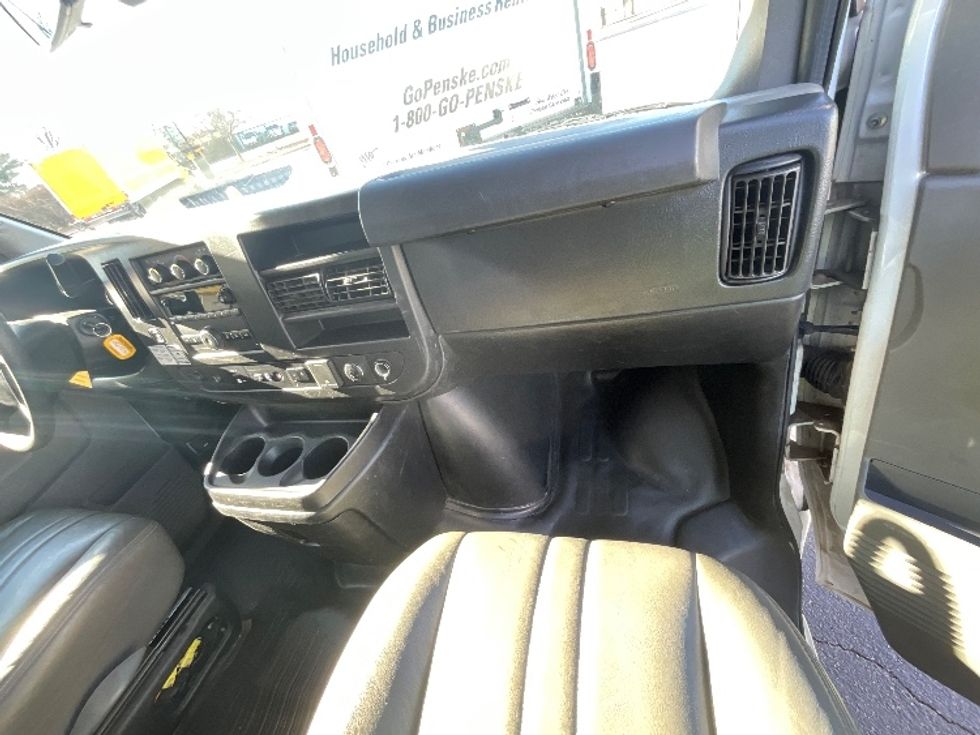 Light Duty Box Truck-Light and Medium Duty Trucks-GMC-2021-Savana G33903-Springfield-MO-119,594\n\t\tmiles-$ 27,000 - Image 18