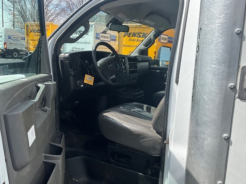 Light Duty Box Truck-Light and Medium Duty Trucks-GMC-2021-Savana G33903-Springfield-MO-125,844\n\t\tmiles-$ 26,750 - Image 15