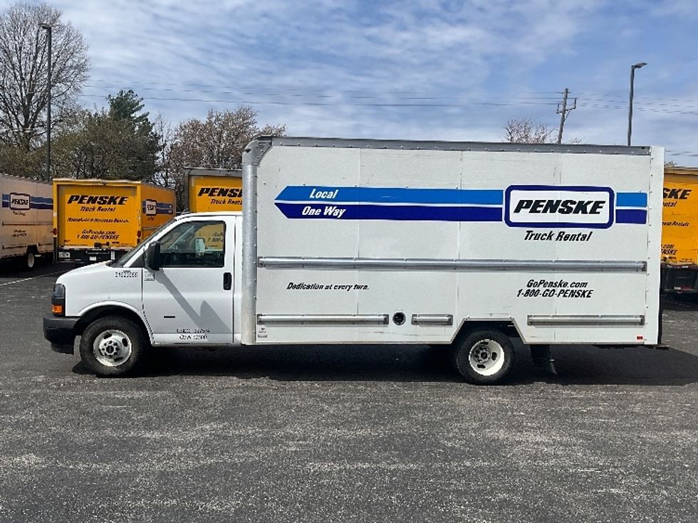 Light Duty Box Truck-Light and Medium Duty Trucks-GMC-2021-Savana G33903-Springfield-MO-125,844\n\t\tmiles-$ 26,750 - Image 4