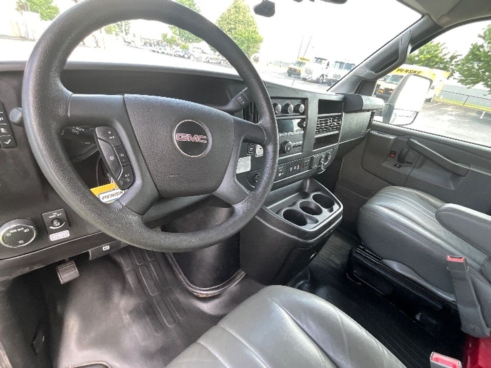 Light Duty Box Truck-Light and Medium Duty Trucks-GMC-2021-Savana G33903-Springfield-MO-127,272\n\t\tmiles-$ 27,750 - Image 17