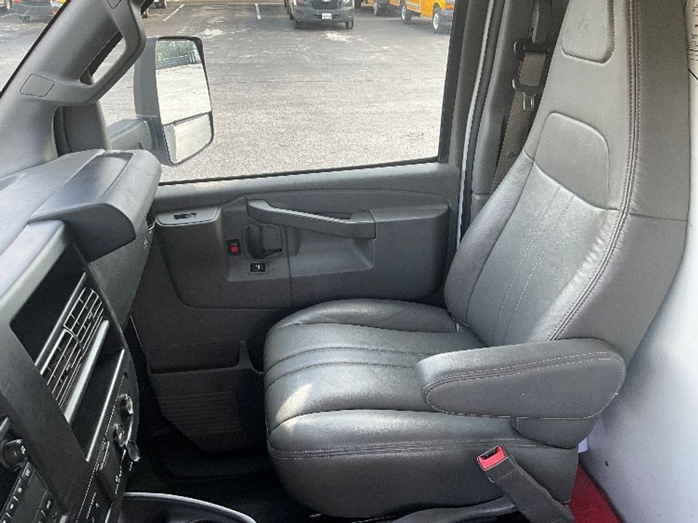 Light Duty Box Truck-Light and Medium Duty Trucks-GMC-2021-Savana G33903-Springfield-MO-127,272\n\t\tmiles-$ 27,750 - Image 18
