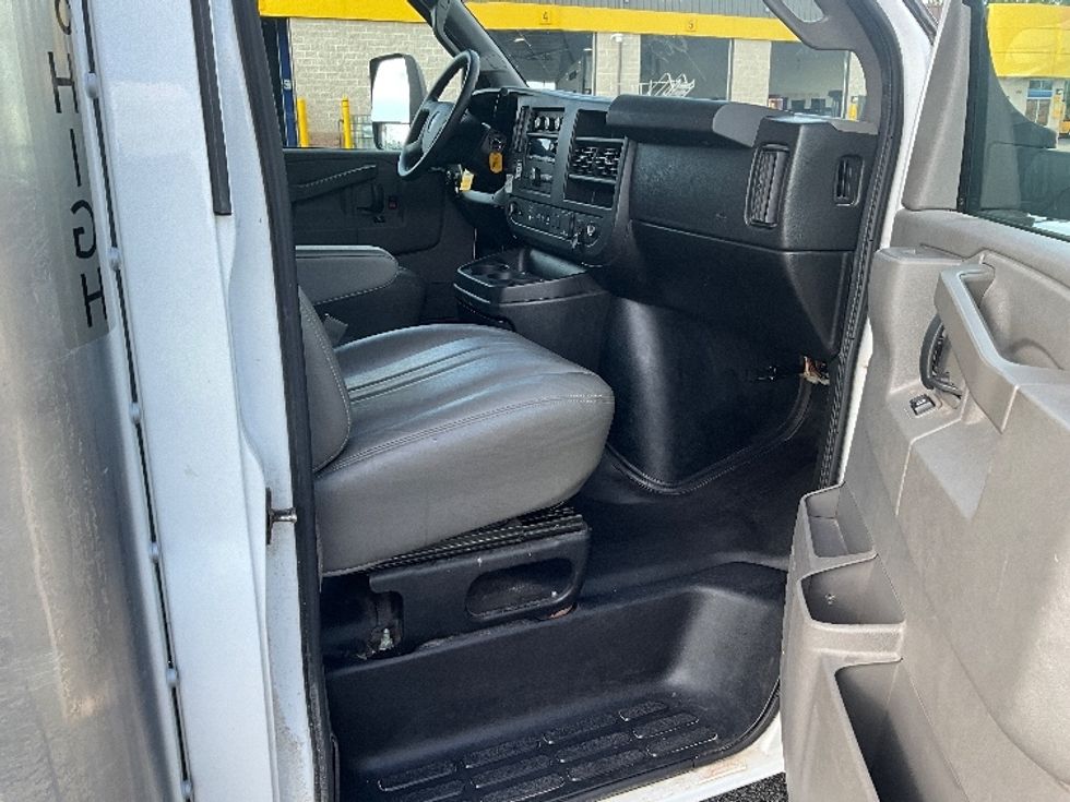 Light Duty Box Truck-Light and Medium Duty Trucks-GMC-2021-Savana G33903-Springfield-MO-127,272\n\t\tmiles-$ 27,750 - Image 19