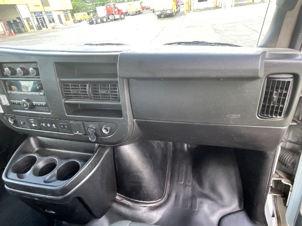 Light Duty Box Truck-Light and Medium Duty Trucks-GMC-2021-Savana G33903-Springfield-MO-127,272\n\t\tmiles-$ 27,750 - Image 20