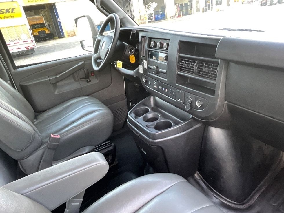 Light Duty Box Truck-Light and Medium Duty Trucks-GMC-2021-Savana G33903-Springfield-MO-127,272\n\t\tmiles-$ 27,750 - Image 21