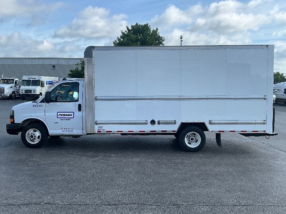 Light Duty Box Truck-Light and Medium Duty Trucks-GMC-2021-Savana G33903-Springfield-MO-127,272\n\t\tmiles-$ 27,750 - Image 4