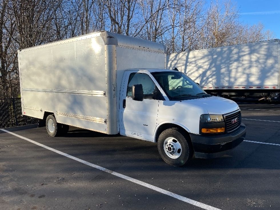 Light Duty Box Truck-Light and Medium Duty Trucks-GMC-2021-Savana G33903-Statesville-NC-120,954\n\t\tmiles-$ 28,750 - Image 1
