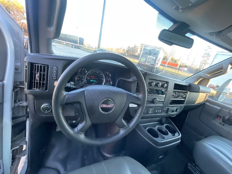 Light Duty Box Truck-Light and Medium Duty Trucks-GMC-2021-Savana G33903-Statesville-NC-120,954\n\t\tmiles-$ 28,750 - Image 16