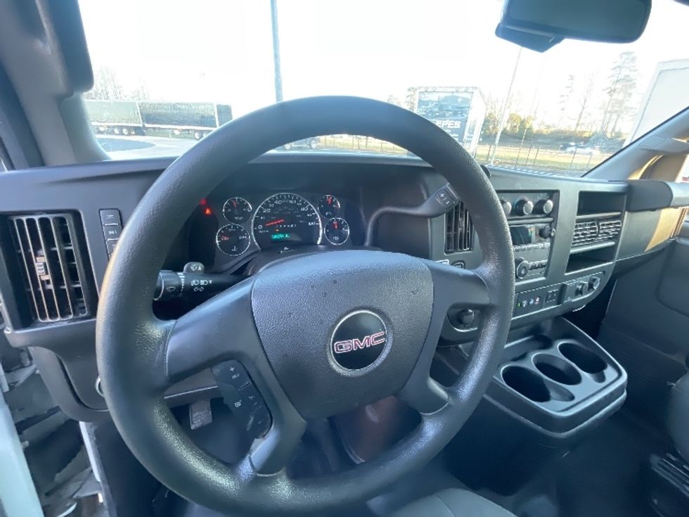 Light Duty Box Truck-Light and Medium Duty Trucks-GMC-2021-Savana G33903-Statesville-NC-120,954\n\t\tmiles-$ 28,750 - Image 17